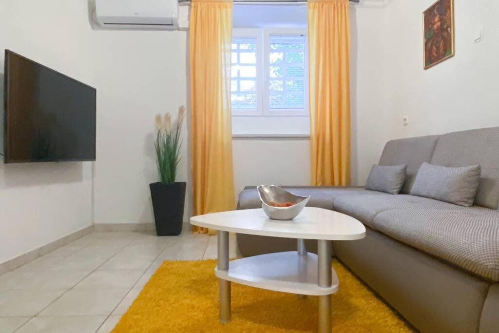 Cozy Apartment Marin In Spalato Esterno foto